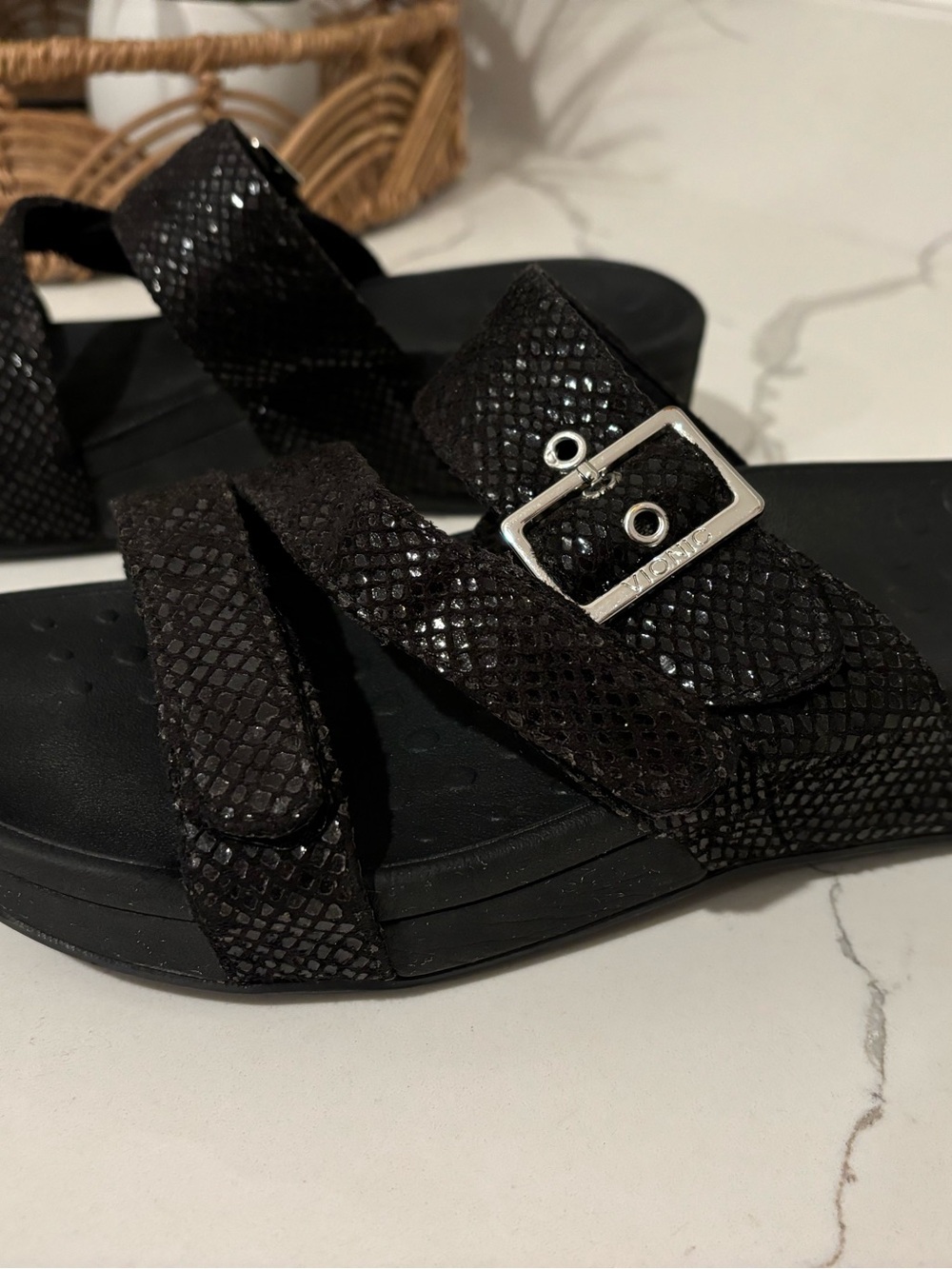 Vionic Rio Wedge Platform Black Reptile Embossed Sandals Buckles Womens Size 9 - Picture 5 of 12